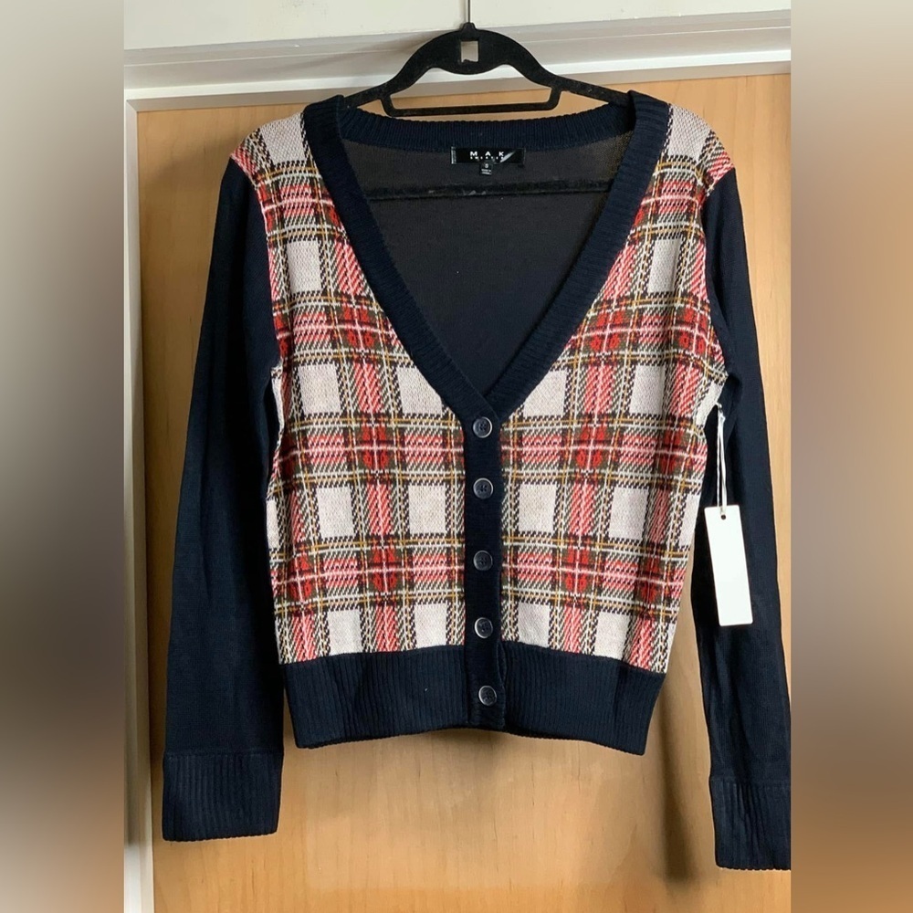 M.A.K Plaid V-Neck Sweater  Size Small